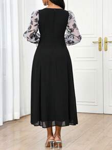 SHEIN Lady Abito lungo floreale elegante da donna in stile resort, in chiffon stampato, completo estivo per donna, abito da donna elegante per Pasqua, stile boho europeo, elegante abito casual da donna per vacanze estive, abito da donna casual per Pasqua, abaya donna per vacanze - nero - Visualizzare 2