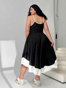 Solflare Abito casual con spalline a spaghetti, con blocchi di colore nero e bianco, minimalista e di moda per l'estate, disponibile in taglie forti