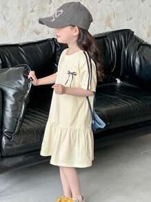 Dazy Kids 女孩年轻女孩秋夏休闲圆领针织蝴蝶结印花短袖连衣裙 - 黃色 - 查看 2