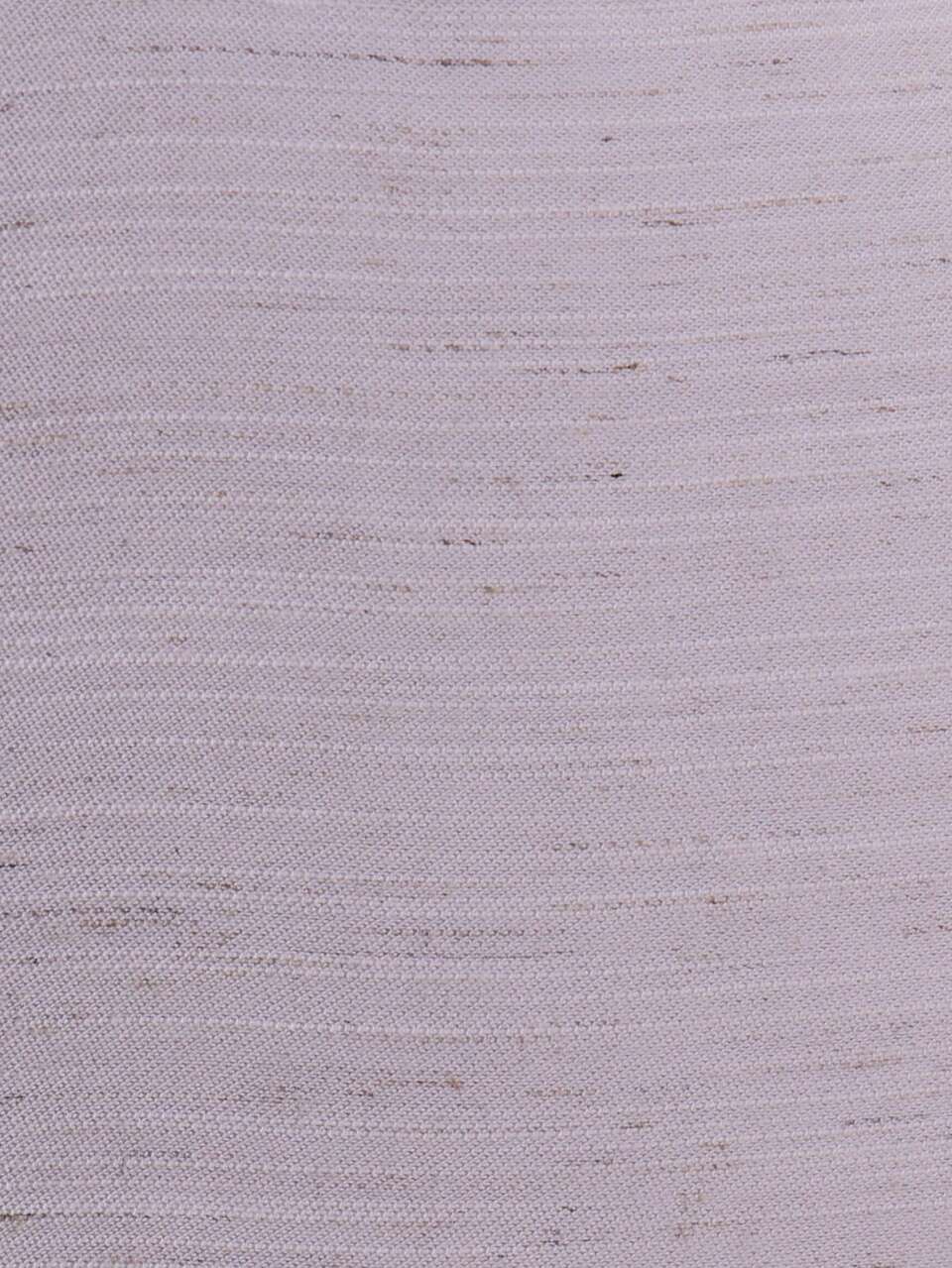 Short en lin avec plis et ourlet relevé. Short d'été élégant et chic pour les vacances et les occasions décontractées