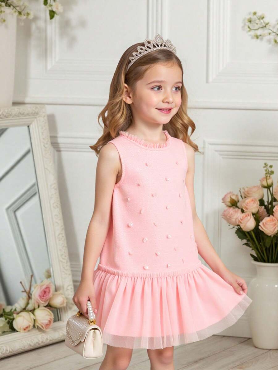 SHEIN Playful Pals Newly Launched! Young Girl Sleeveless Dress In A Stylish And Elegant Debutante Style. Features A Round Neck With Delicate Tulle Splicing, Hand - Sewn Beads, And A Tulle - Trimmed Hem. It Combines Comfort, Fashion Exuding A Sweet And Cute Charm.