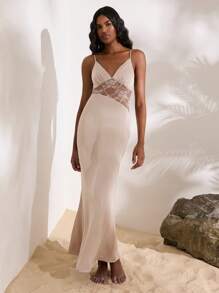 Opulessa Elegant Solid Color V-Neck Splicing Lace Backless Cami Maxi Dress - Champagne - View 3