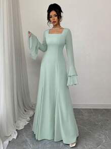 Rafferiza 女式蓝色方领荷叶边袖开衩下摆连衣裙