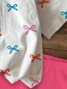 SHEIN Leap Crew Set de 2 piezas con camiseta y shorts con estampado de mariposas coloridas, de estilo casual y minimalista, para niñas preadolescentes en verano, color rosa