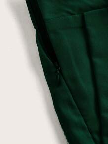 VaVaBold 女士纯色褶皱口袋直筒短裤 - 墨綠色 - 查看 5