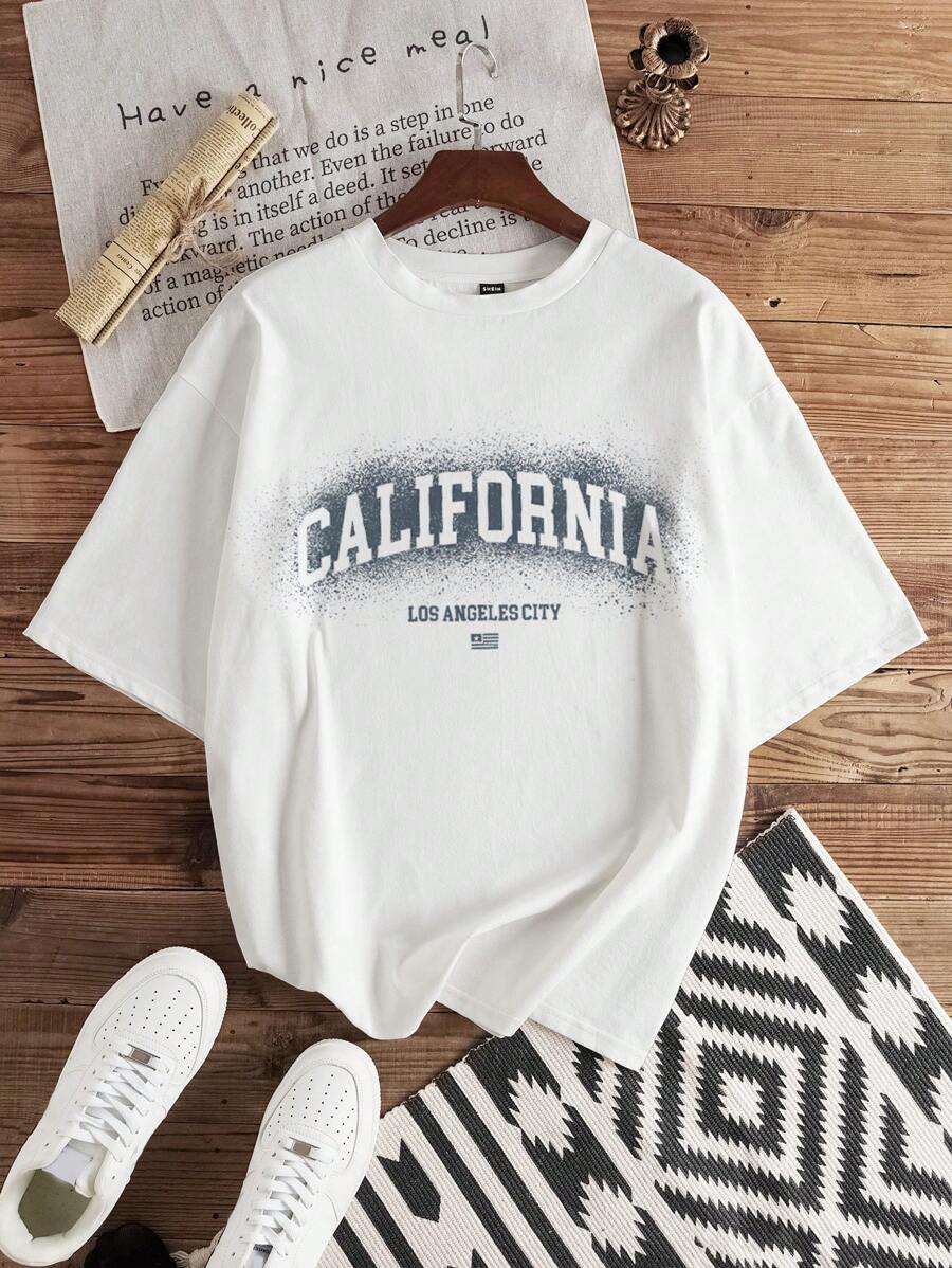 Manfinity Hypemode 标准尺寸男士白色常规版型 T 恤（面料）带字母图案印花