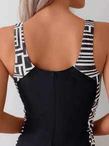 Swim Lushoire 2 件套女士夏季新款分体式卡其色几何随机印花无袖适度泳衣，带褶皱腹部设计，保守泳衣短裤，适合游泳、海滩、冲浪