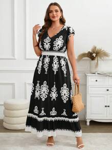 SHEIN LUNE 女士夏季连衣裙 大码 V 领无袖全印花简约休闲连衣裙 新年女装度假装 女士夏季装 女士生日装 情人节连衣裙 度假连衣裙 - 黑色 - 查看 1