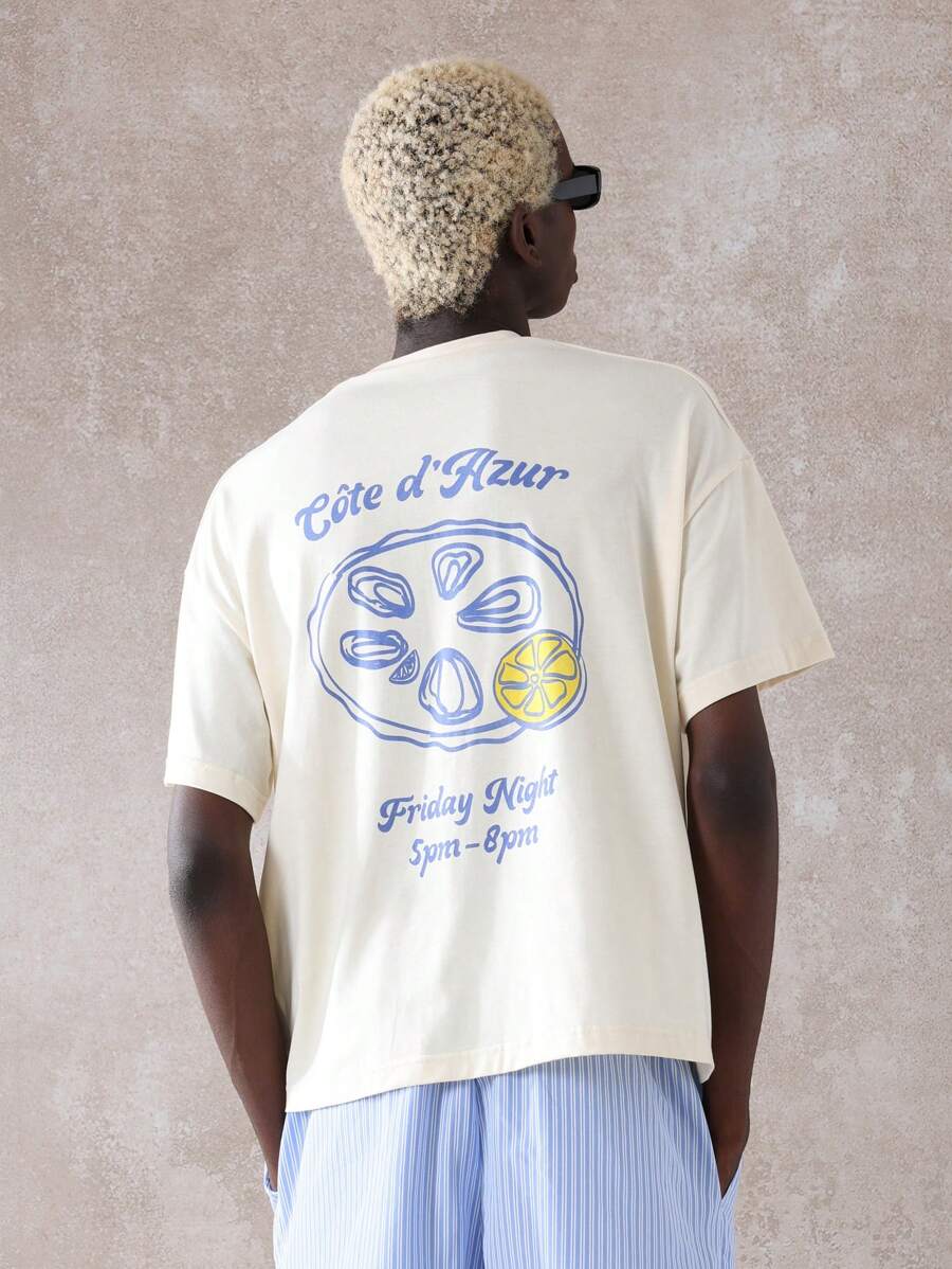 SUMWON Áo phông Boxy French Riviera họa tiết nhà hàng cổ điển Cote D'Azur in sự kiện đêm thứ sáu mùa hè phong cách đường phố giản dị thời trang đường phố nam - Màu be - Xem 1