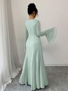 Rafferiza 女式蓝色方领荷叶边袖开衩下摆连衣裙