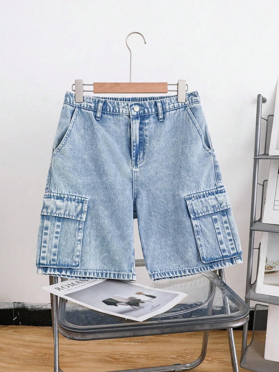 SHEIN 青少年男孩时尚休闲Y2K浅蓝色牛仔工装口袋宽松牛仔短裤，适合青少年男孩日常穿着，柔软舒适，也适合青少年男孩春夏穿着。
