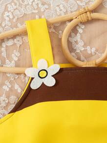 SHEIN Playful Pals 2 件蜜蜂主题女婴服装，可爱有趣的风格适合派对和日常穿着，夏季套装