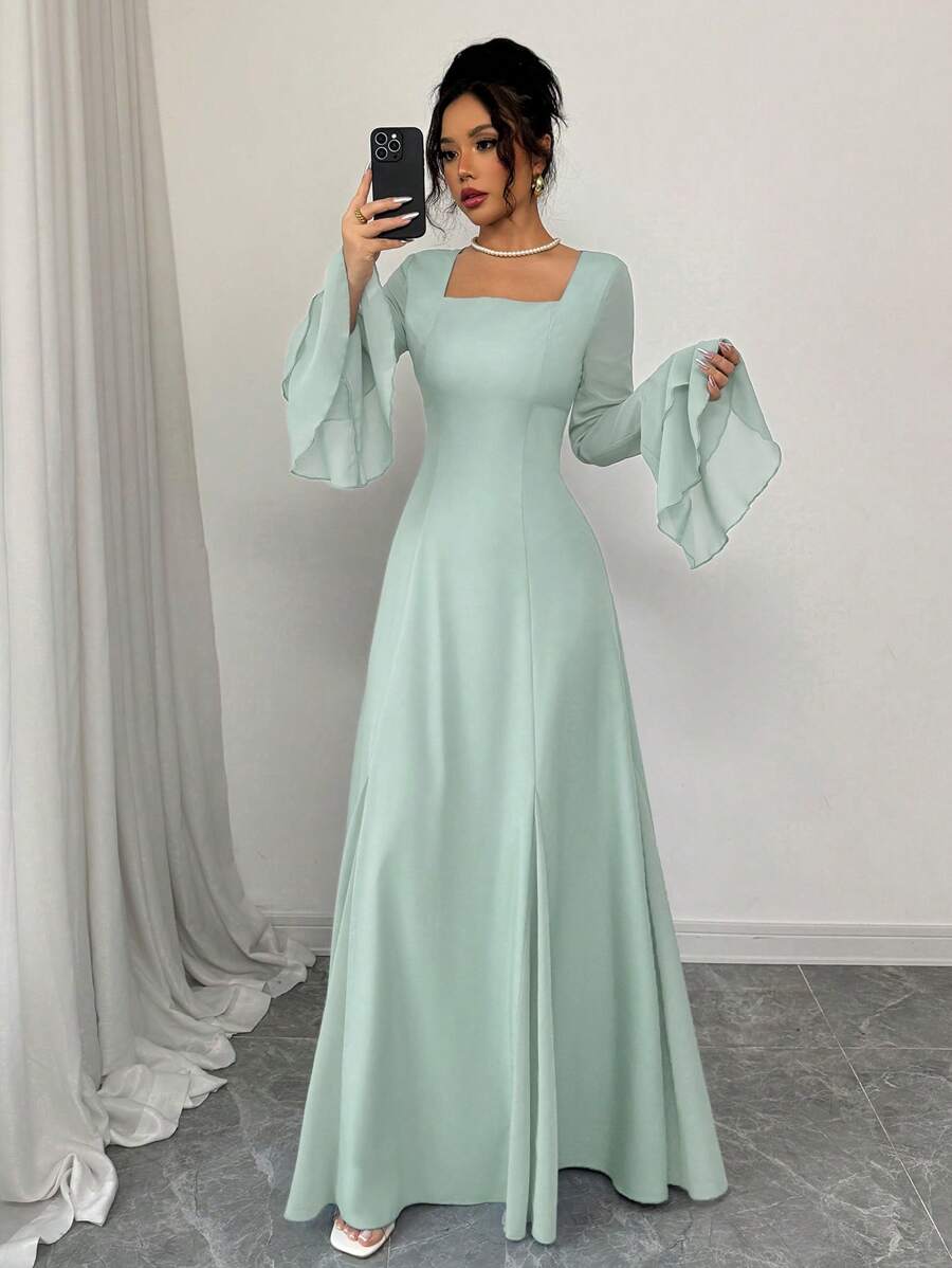 Rafferiza 女式蓝色方领荷叶边袖开衩下摆连衣裙