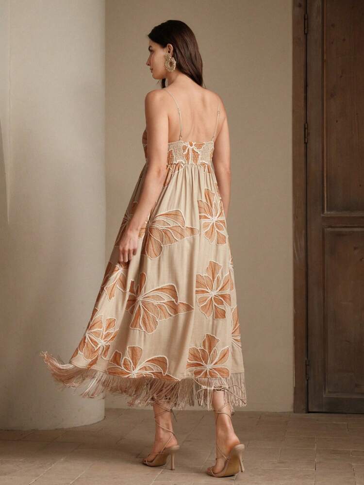 Vestido con tirantes de espagueti, dobladillo con flecos y bordado de cuerda, estilo vacacional