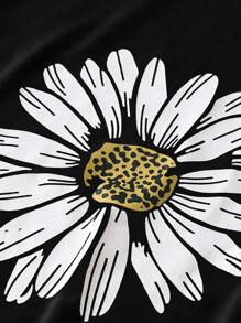 SHEIN Áo thun tay ngắn in họa tiết hoa cỡ lớn cho nữ - màu đen - Xem 4