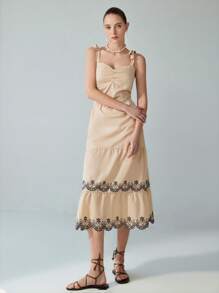 SHEIN Privé 女士休闲刺绣腰部吊带裙，假日风格