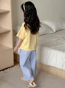 Dazy Kids 女孩年轻女孩秋季服装套装：圆领针织全身印花短袖 T 恤 + 全身印花长裤家居服 - 黃色 - 查看 5