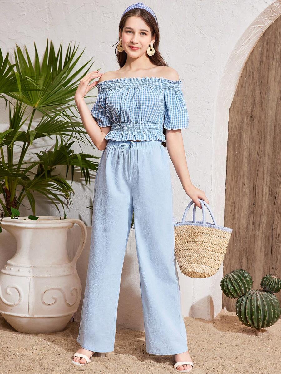 SHEIN Conjunto de 2 piezas para adolescentes con top hombros descubiertos tejido a cuadros y pantalones con cintura elástica - Azul y blanco - Ver 1