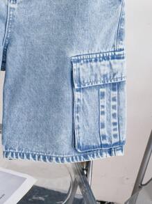 SHEIN 青少年男孩时尚休闲Y2K浅蓝色牛仔工装口袋宽松牛仔短裤，适合青少年男孩日常穿着，柔软舒适，也适合青少年男孩春夏穿着。