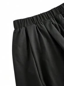 SHEIN PETITE CURVE Women's Solid Color Minimalist Pleated Elastic Waist Shorts, Casual Daily Wear Plus Size Summer Clothes For People Of Shorter Stature - Black - View 3