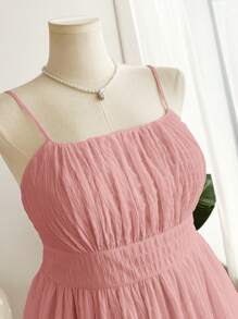 SHEIN Frenchy 大码毕业礼服白色休闲度假纹理雪纺腰部喇叭形 A 字吊带裙、沙滩裙、太阳裙、波西米亚风度假装