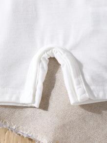 SHEIN Newborn Baby Boy Crow Boy & Minimalist Cartoon Ox Head & Letter Print Black Crew Neck Short Sleeve Regular Fit Romper, Simple & Casual Western-Style Vintage Outfit For Infant Boys, Suitable For Summer,Newborn , Unisex Baby Clothes,Baby Romper,Baby 0M-9M - White - View 7