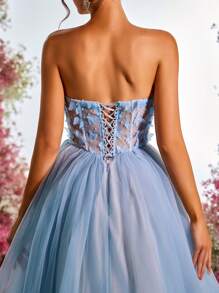 Glamrae 优雅浅蓝色露肩立体3D蝴蝶拼接网眼透视胸杯鱼骨条纹超大A字连衣裙，背面配有可调节肩带，适合约会、海滩度假、生日、成人仪式、派对、毕业返校季婚礼活动、舞会晚宴礼服、派对礼服、婚礼宾客礼服、正式礼服、晚礼服、礼服 - 淺藍色 - 查看 6