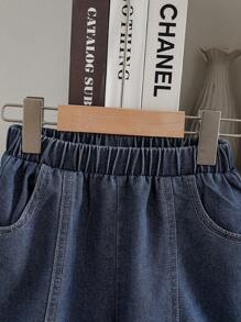 SHEIN Leap Crew 2 件套女童休闲简约舒适圆领盖袖 T 恤和牛仔短裤套装