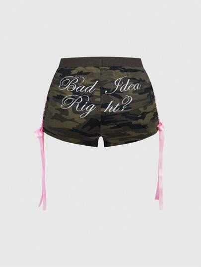 ROMWE Avant شورتات للنساء ذات خصر منخفض مطرزة بطبعات الكامفلاج وحروف انجليزية بطراز Y2K