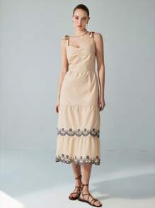 SHEIN Privé 女士休闲刺绣腰部吊带裙，假日风格