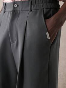 SUMWON 高级定制常规版型褶皱短裤，专业商务休闲及膝办公短裤，带侧袋，春夏正装短裤 - 深灰色 - 查看 7