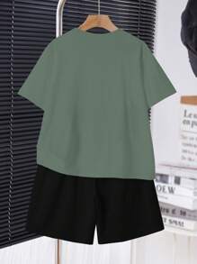 SHEIN Leap Crew Conjunto informal de 2 piezas para niños preadolescentes con camiseta de manga corta y cuello redondo minimalista, y pantalones cortos, adecuado para el verano - Verde Oscuro - Ver 2