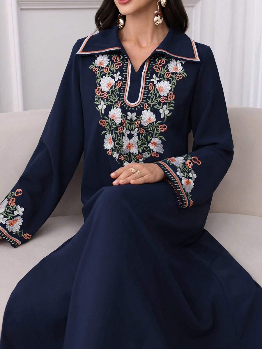 Al Najma 女士花卉刺绣宽松优雅长袖阿巴亚连衣裙，端庄的长袍 - 藏蓝色 - 查看 1