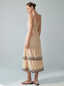 SHEIN Privé 女士休闲刺绣腰部吊带裙，假日风格