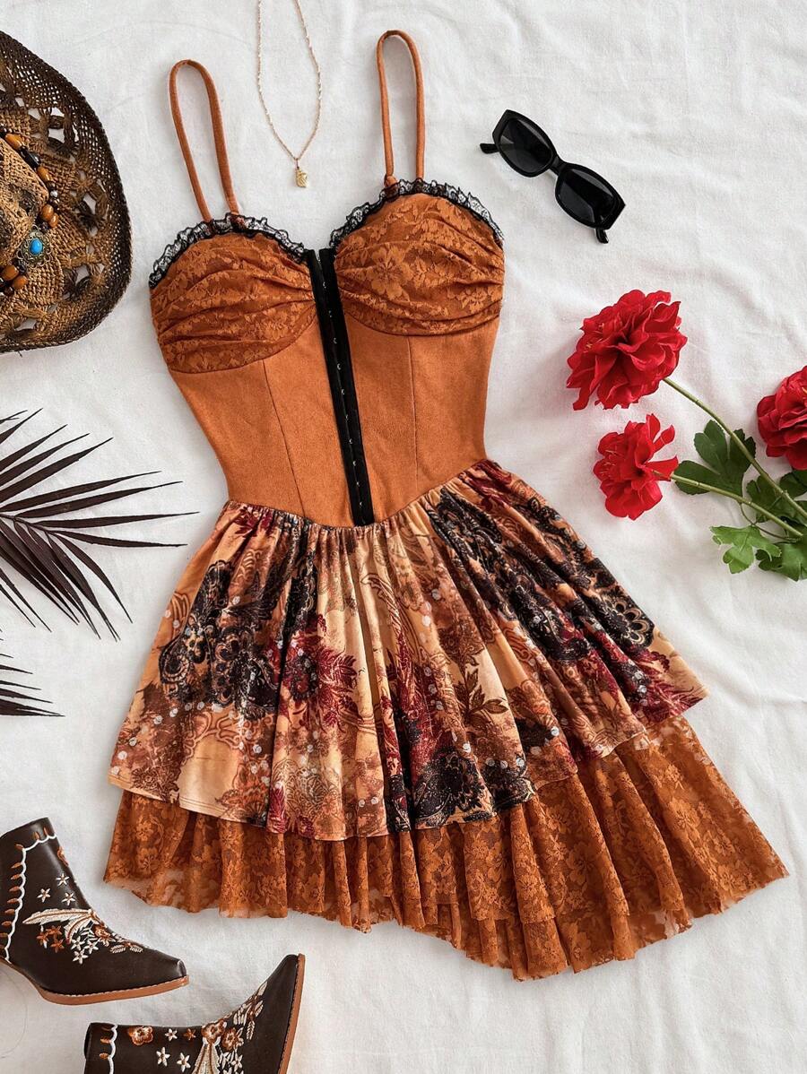 Soleia 度假风格撞色蕾丝不对称下摆绒面短裙，节日装 - 彩色 - 查看 1