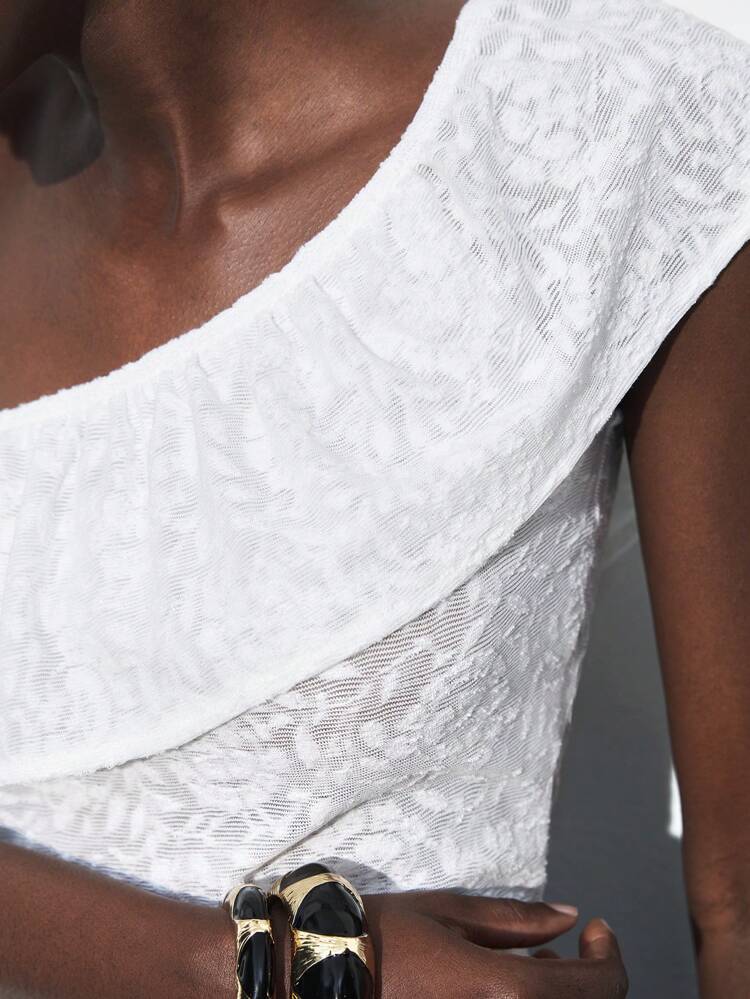 SHEIN Maija 2025년 봄/여름 새로운 캐주얼 휴가 비대칭 어깨 살구색 크로셰 장미 크롭 탑, 음악 축제, 해변 휴가, 일상 캐주얼, 낭만적인 도시 휴가에 적합, 외출, 파티, 결혼식, 졸업식에 적합