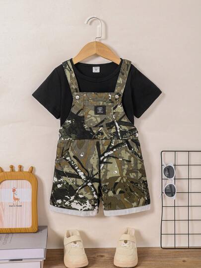 2 Pieces Set Young Boy Casual Cute Collegiate Style Black Crew Neck Short Sleeve T-Shirt And Camouflage Washed Denim Bib Shorts, Spring/Summer New Arrival