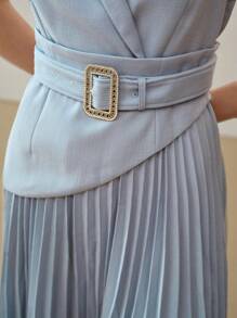 MOTF PREMIUM 實色披肩領扣帶褶皺下擺連身裙 - 藍色 - 查看 3