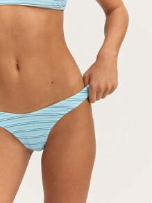 Nöista Two Pieces Textured Bikini Set
Top With Adjustable Straps And A Brief Brazilian Bottom For A Stylish Beach Look! - Multicolor - View 4