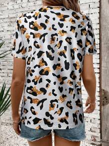 SHEIN LUNE Women's Round Neck Vintage Leopard Print Casual Vacation Basic T-Shirt, Summer
