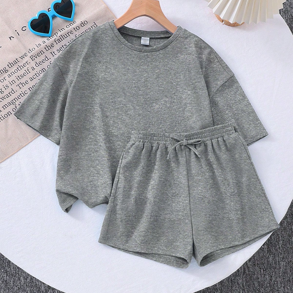 Set de 2 piezas: Camiseta de punto de cuello redondo holgada y pantalones cortos ajustados de punto de unicolor para niña joven