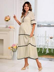 SHEIN Vestido midi de embarazo con cuello en V, mangas cortas, parches y tirantes con ondas