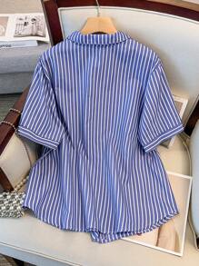 SHEIN Clasi Bộ 2 món áo sơ mi sọc ngắn tay rộng rãi và quần short, cỡ lớn - Xanh và trắng - Xem 2