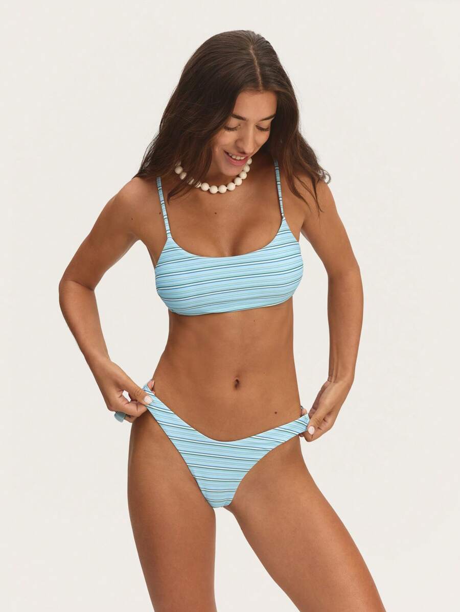 Nöista Two Pieces Textured Bikini Set
Top With Adjustable Straps And A Brief Brazilian Bottom For A Stylish Beach Look! - Multicolor - View 1