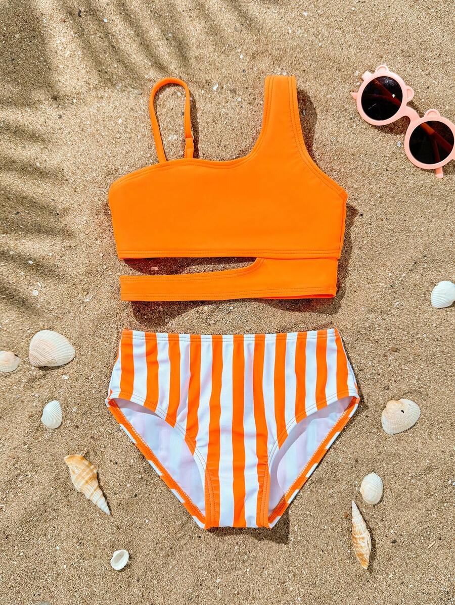 SHEIN Conjunto de bikini estriado y recortado lindo para niñas jóvenes - Multicolor - Ver 1