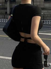 DAZY 女式夏季圆领短袖上衣，镂空背部设计，系带细节，合身街头风格休闲短款 T 恤，返校服装 - 黑色 - 查看 6
