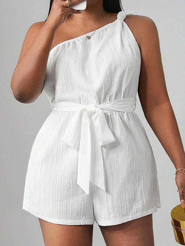 Slaydiva Mono de verano informal para mujer 2025, mono versátil adecuado para uso diario, vacaciones, cruceros, playa, tomar el sol, de un solo hombro con cintura retorcida, tela texturizada, cintura con lazo, ajuste ceñido, color blanco