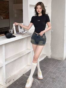 DAZY 女士金属字母徽章圆领短袖T恤、短款上衣