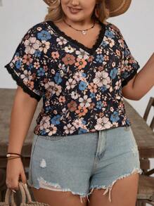 SHEIN VCAY Plus Size Women Floral Print Contrast Lace Short Sleeve T-Shirt, For Vacation - Multicolor - View 6