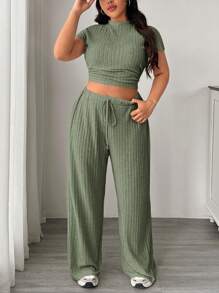 CovetEZ Plus Size Simple Solid Color Short Sleeve Shirt And Pants 2 Pieces Set, Casual Everyday Wear - Green - View 4